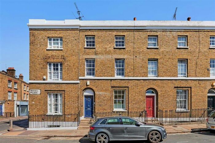 3 Bedroom Property To Rent In Royal Place, London, SE10