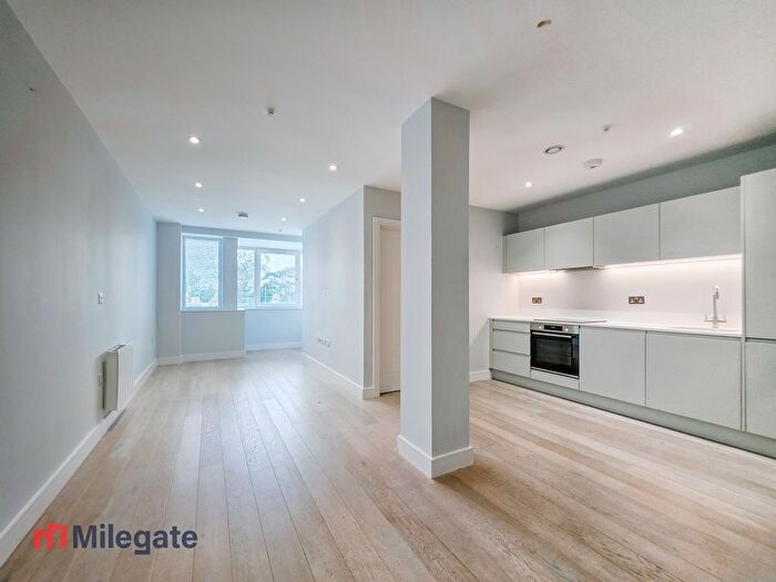 1 Bedroom Flat To Rent In New Road, Brentwood, CM14