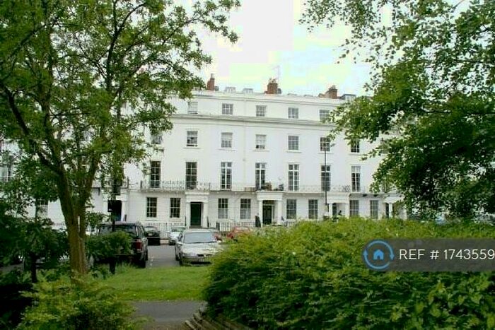2 Bedroom Flat To Rent In Clarendon Square, Leamington Spa, CV32