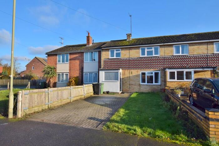 3 Bedroom Semi-Detached House To Rent In Cotmore Close, Thame, OX9