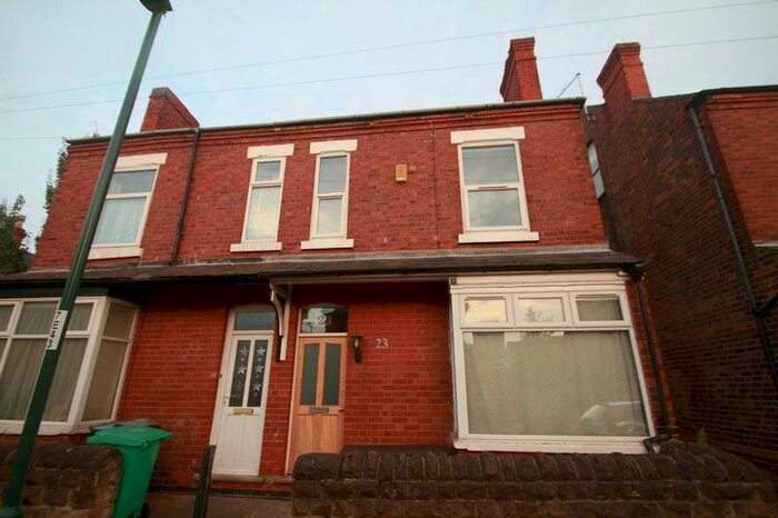 4 Bedroom Semi-Detached House To Rent In Ednaston Road, Nottingham, NG7