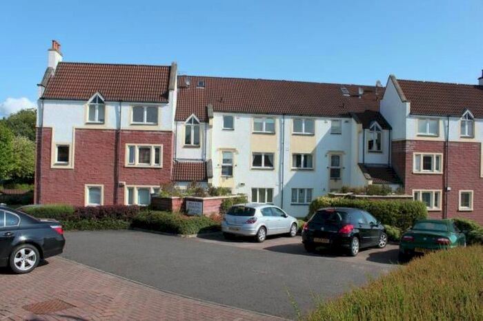 2 Bedroom Flat To Rent In St. Annes Wynd, Erskine, PA8