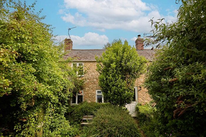 3 Bedroom Terraced House For Sale In Lower End, Leafield, OX29