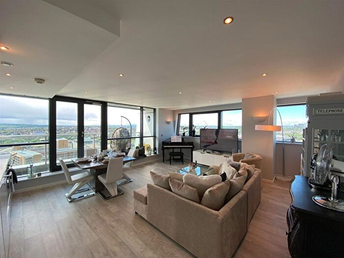 2 Bedroom Flat For Sale In Water Lane, Leeds, LS11