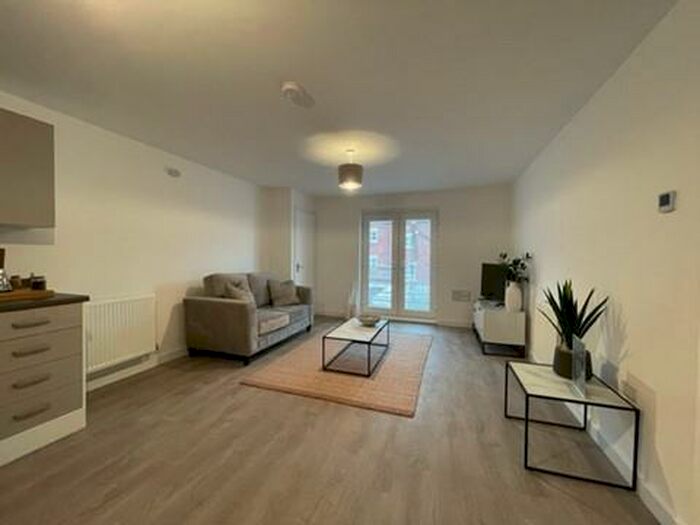 1 Bedroom Apartment To Rent In Available Now The Oak Apartment Selly Oak, Birmingham, B29
