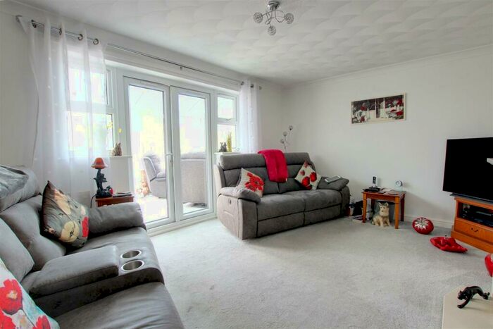 2 Bedroom Detached Bungalow For Sale In Aqua Drive, Mablethorpe, LN12