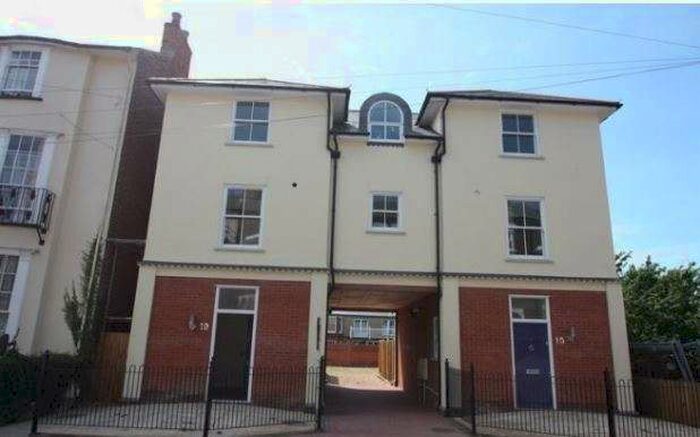 3 Bedroom Town House To Rent In Saville Street, Walton-on-the-naze, CO14