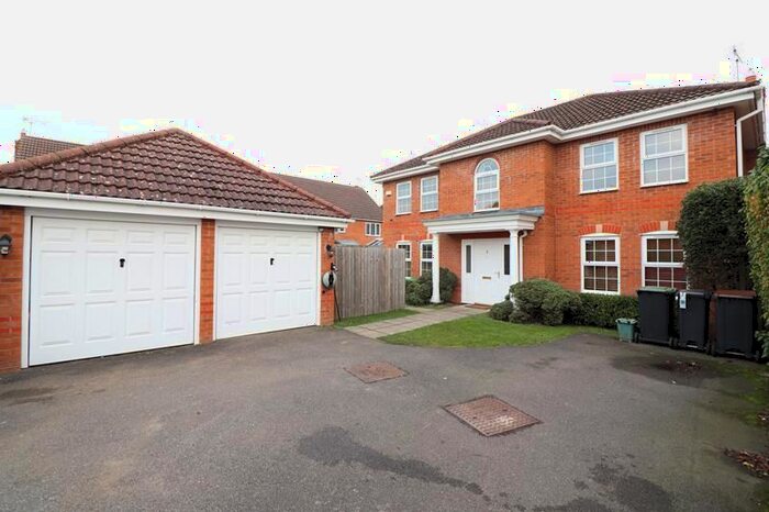 4 Bedroom Detached House To Rent In Comfrey Close, Rushden, NN10