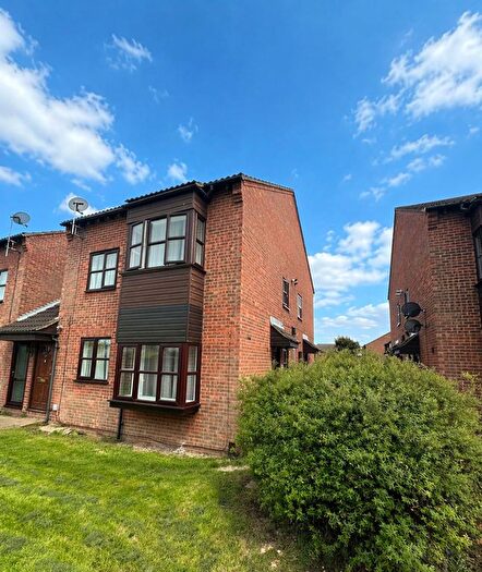 1 Bedroom Flat To Rent In Runnymede Road, Runnymede Court, SS17