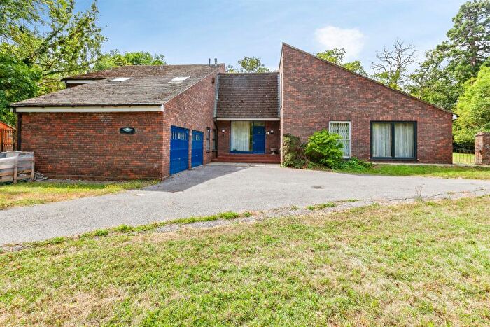 6 Bedroom Detached House For Sale In Queen Annes Road, Windsor, SL4
