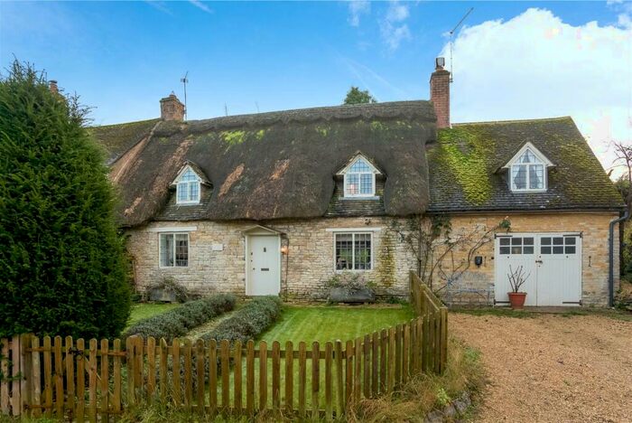 3 Bedroom Cottage For Sale In Post Office Lane, Lighthorne, CV35