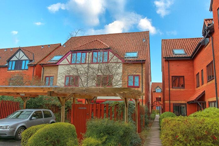 2 Bedroom Apartment To Rent In Hope Court, Canada Way, Baltic Wharf, Bristol, BS1