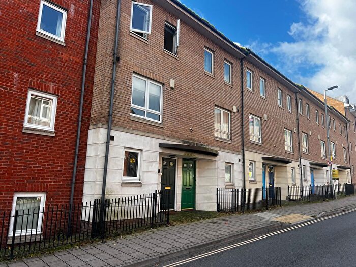 4 Bedroom Terraced House To Rent In Augusta Court, Market Street, EX1