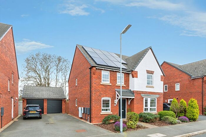 4 Bedroom Detached House For Sale In Meadow Drive, Long Itchington, Southam, Warwickshire, CV47