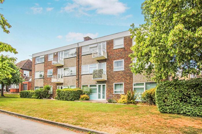 1 Bedroom Apartment For Sale In Hutton Road, Shenfield, Brentwood, CM15