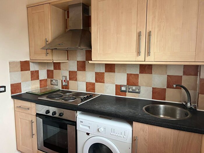 1 Bedroom Flat To Rent In Mill Gardens, - Mill Street, Luton, LU1