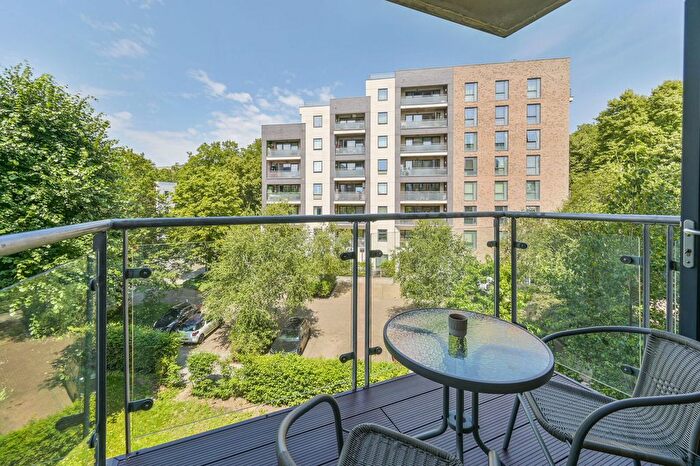 1 Bedroom Flat For Sale In All Saints Road, Acton, London, W3