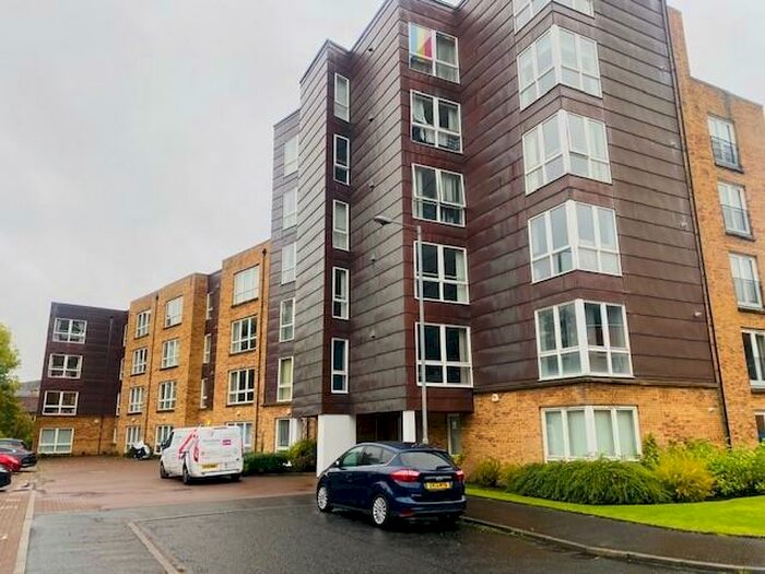 2 Bedroom Flat To Rent In McPhail Street, Glasgow Green, Glasgow, G40
