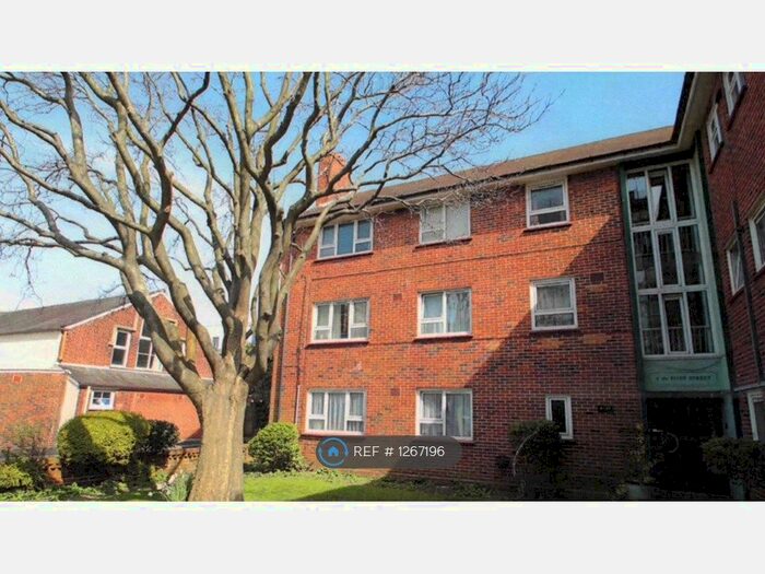 3 Bedroom Flat To Rent In Flint Street, Hampshire, PO5