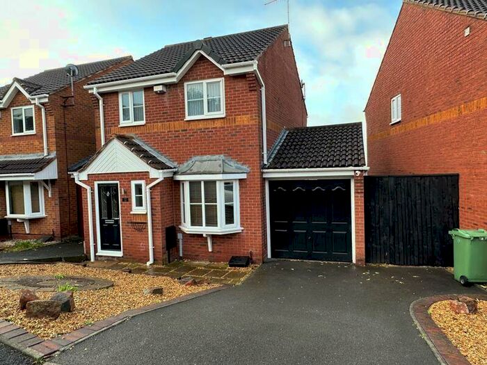 3 Bedroom Detached House To Rent In Southern Close, Kingswinford, DY6