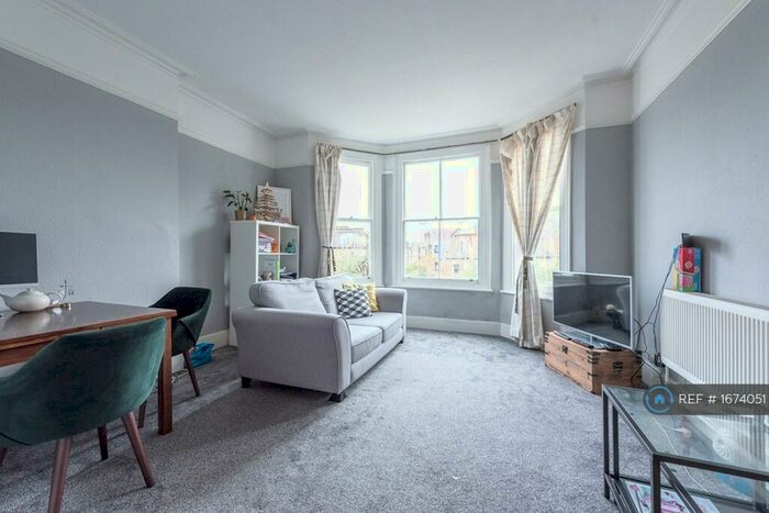 1 Bedroom Flat To Rent In Beckwith Road, London, SE24