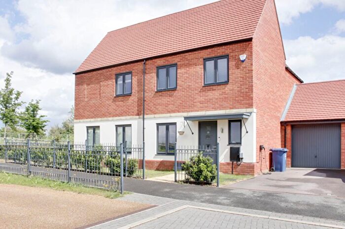3 Bedroom Semi-Detached House To Rent In Wilcox Drive, St. Neots, PE19