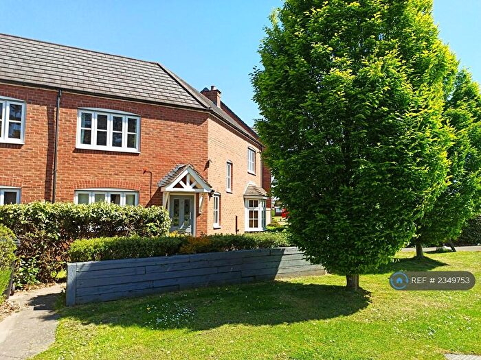 4 Bedroom Semi-Detached House To Rent In Solihul, Birmingham, B91