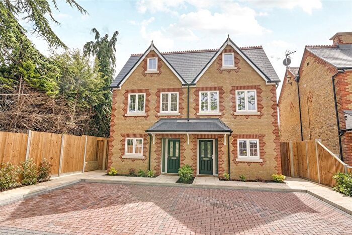 4 Bedroom Detached House For Sale In High Street, St. Mary Cray, Orpington, BR5