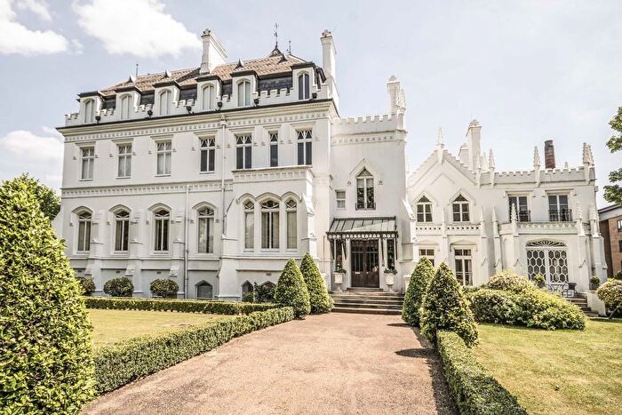 2 Bedroom Flat To Rent In Goldhawk Road, Hammersmith, W6