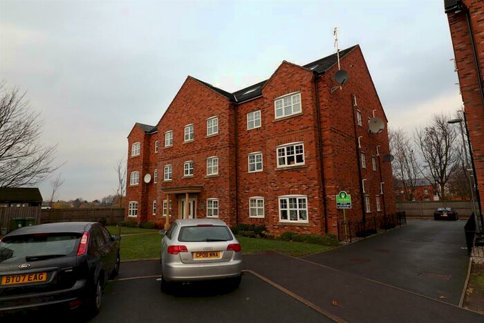 2 Bedroom Flat To Rent In Hudson Close, Bolton, BL3