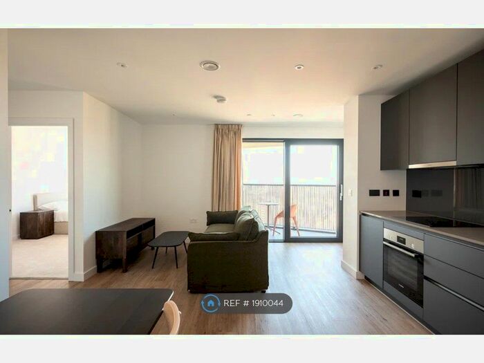 1 Bedroom Flat To Rent In Bromley By Bow, London, E3