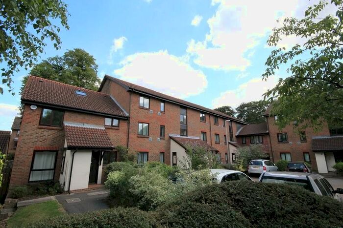 1 Bedroom Flat To Rent In Braybourne Drive, Isleworth, TW7
