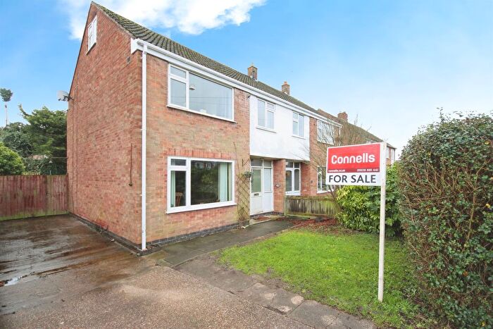 4 Bedroom Semi Detached House For Sale In Mallory Road, Bishops Tachbrook, Leamington Spa, CV33