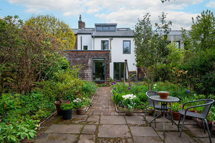 4 Bedroom Semi Detached House For Sale In Carr Road, Walkley, Sheffield, S6