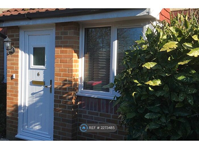 1 Bedroom End Of Terrace House To Rent In Mayes Close, Crawley, RH10