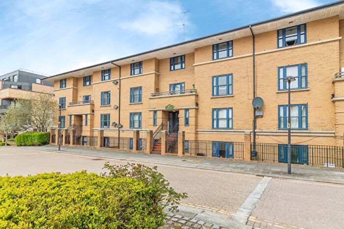 1 Bedroom Flat For Sale In North Third Street, Milton Keynes, Buckinghamshire, MK9