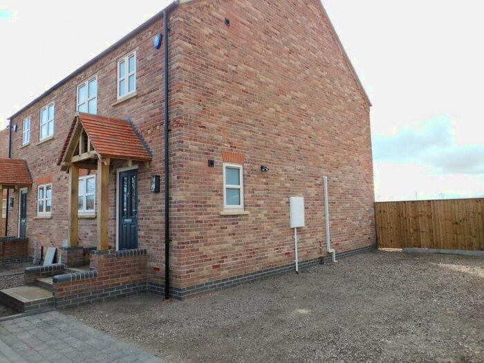 3 Bedroom Semi-Detached House To Rent In Bridge Road, Sutton Bridge, PE12