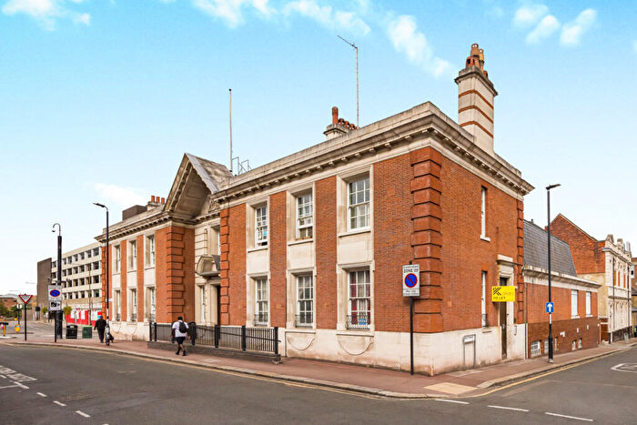 2 Bedroom Flat To Rent In Magistrates Court Apartments, Bathway, Woolwich, Greenwich, SE18