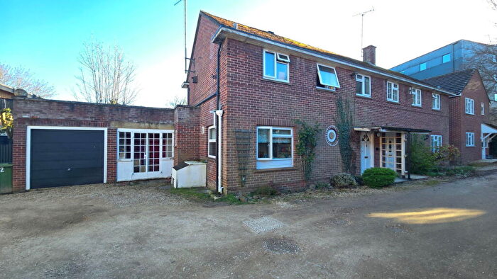 4 Bedroom Semi Detached House For Sale In Clarendon Gardens, Newbury, RG14