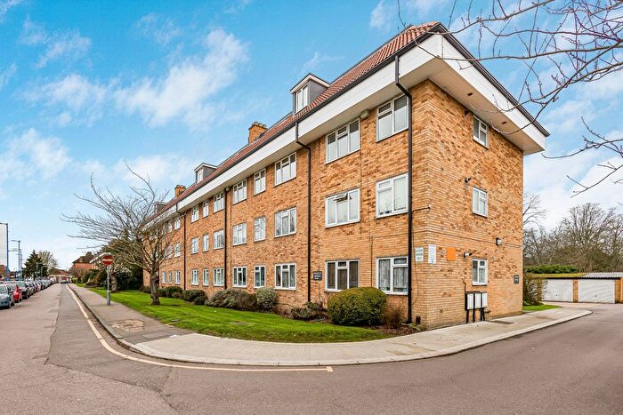 1 Bedroom Property For Sale In Parkside, High Street, Potters Bar, EN6