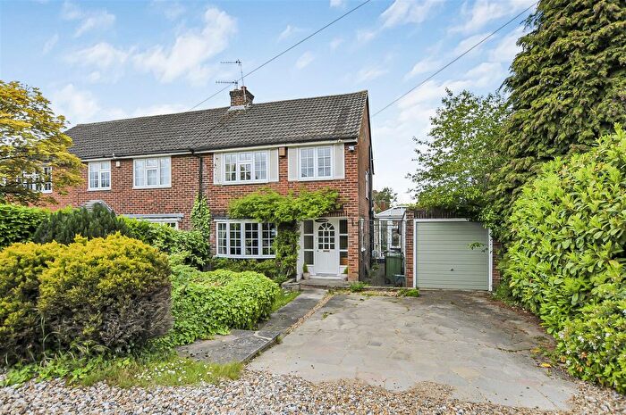 3 Bedroom Semi-Detached House For Sale In Wildwood Avenue, Bricket Wood, St. Albans, AL2