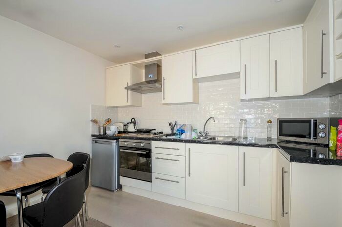 1 Bedroom Apartment To Rent In London Road, Headington, OX3