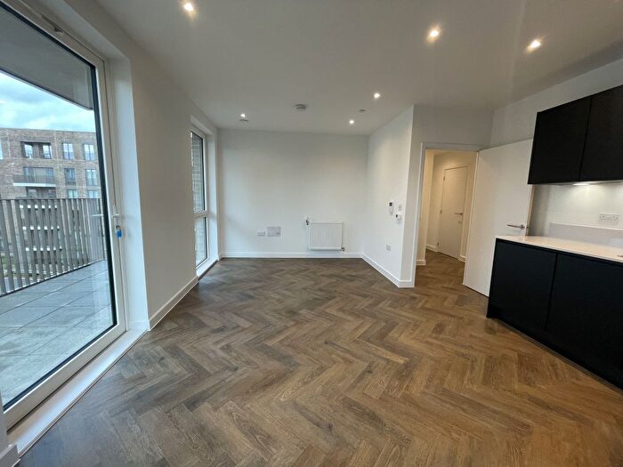 2 Bedroom Flat To Rent In Rossi House, Medawar Drive, Ridgeway, NW7