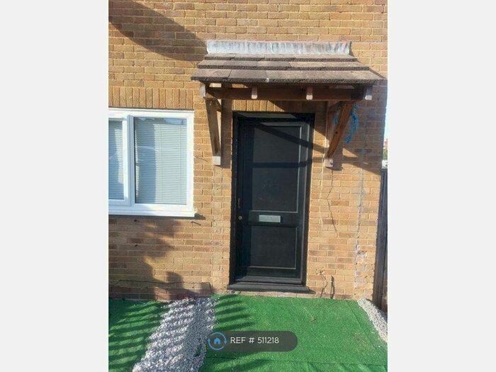 2 Bedroom Semi-Detached House To Rent In Westbrooke Close, Chatham, ME4