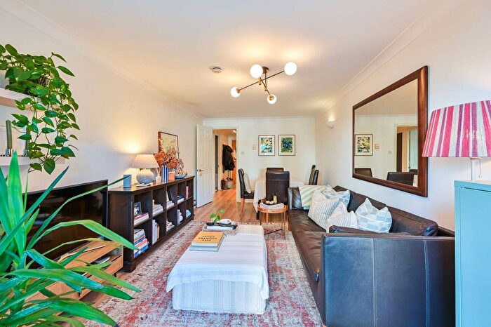 1 Bedroom Flat For Sale In Rotherhithe Street, Rotherhithe, London, SE16