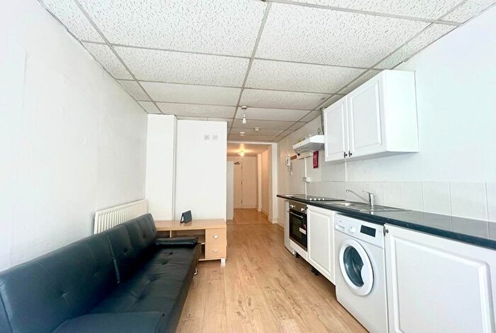 Studio To Rent In Kember Street, London, N1