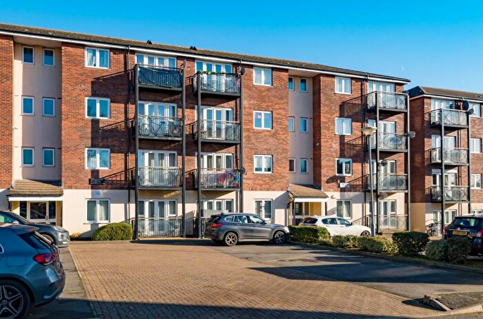 2 Bedroom Flat To Rent In Denham Road, Whetstone, N20