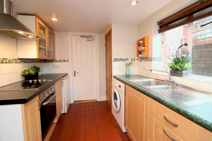 4 Bedroom House To Rent In Avenue Road, SO14