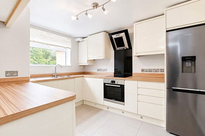 2 Bedroom Maisonette For Sale In Levylsdene, Merrow, Guildford, GU1