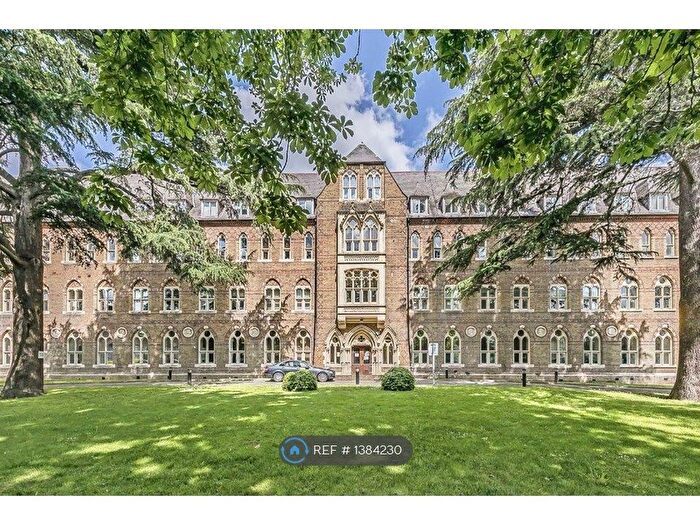 1 Bedroom Flat To Rent In Lancaster House, Isleworth, TW7